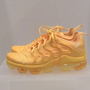 Wmns Air VaporMax Plus 'Yolk'